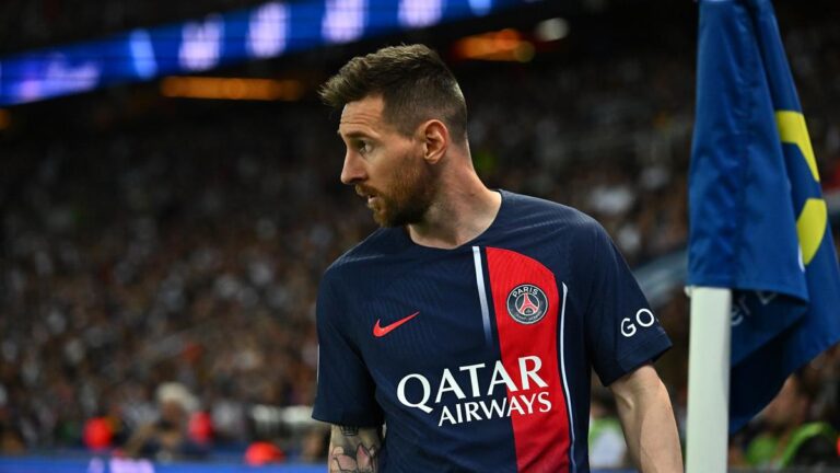 Lionel Messi Blak-blakan Saya Tidak Bahagia di PSG